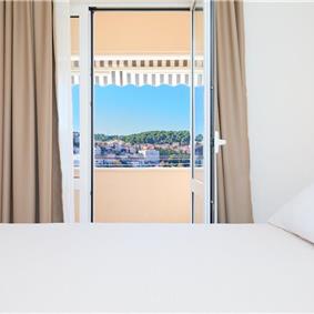 One Bedroom Apartment in Dubrovnik City with balcony and Parking, Sleeps 2-3